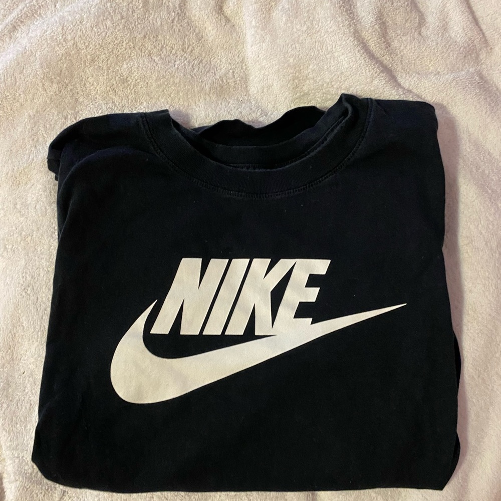 nike tee shirt - barley worn